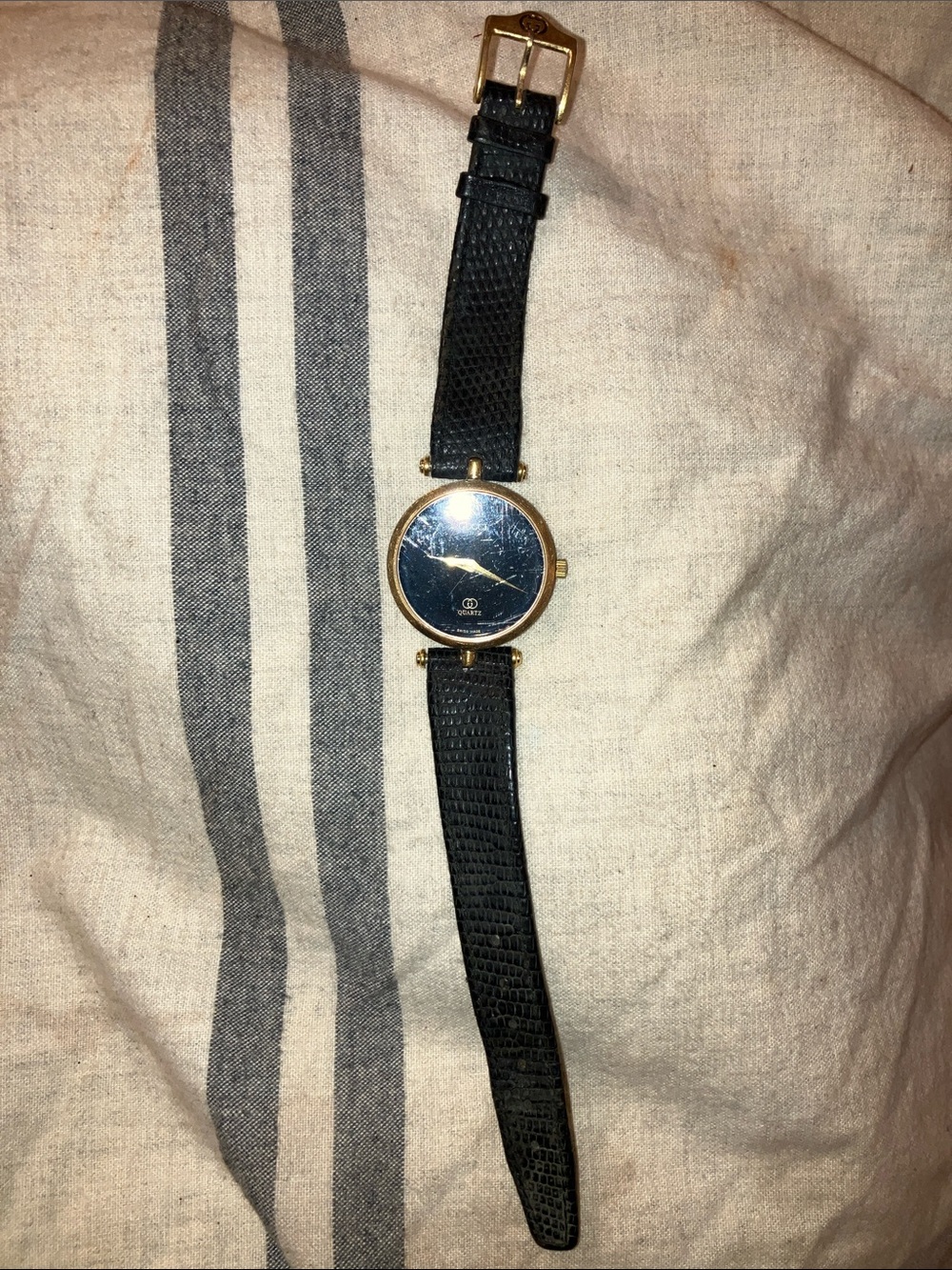 Gucci Black Dial Gold-Tone Men’s Leather Strap Watch - Picture 2 of 10